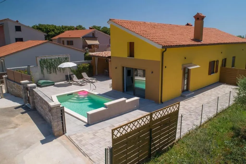 Apartment Vilo With Heated Pool In Istria Marčana