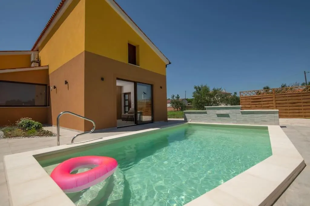 Apartment Vilo With Heated Pool In Istria