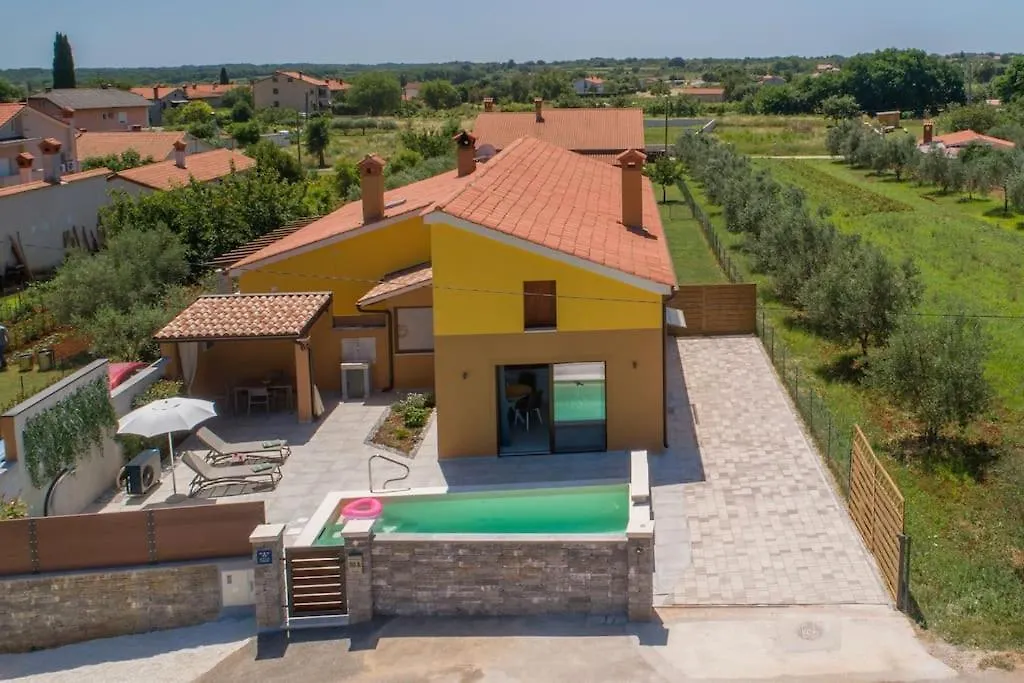 Apartment Vilo With Heated Pool In Istria Marčana