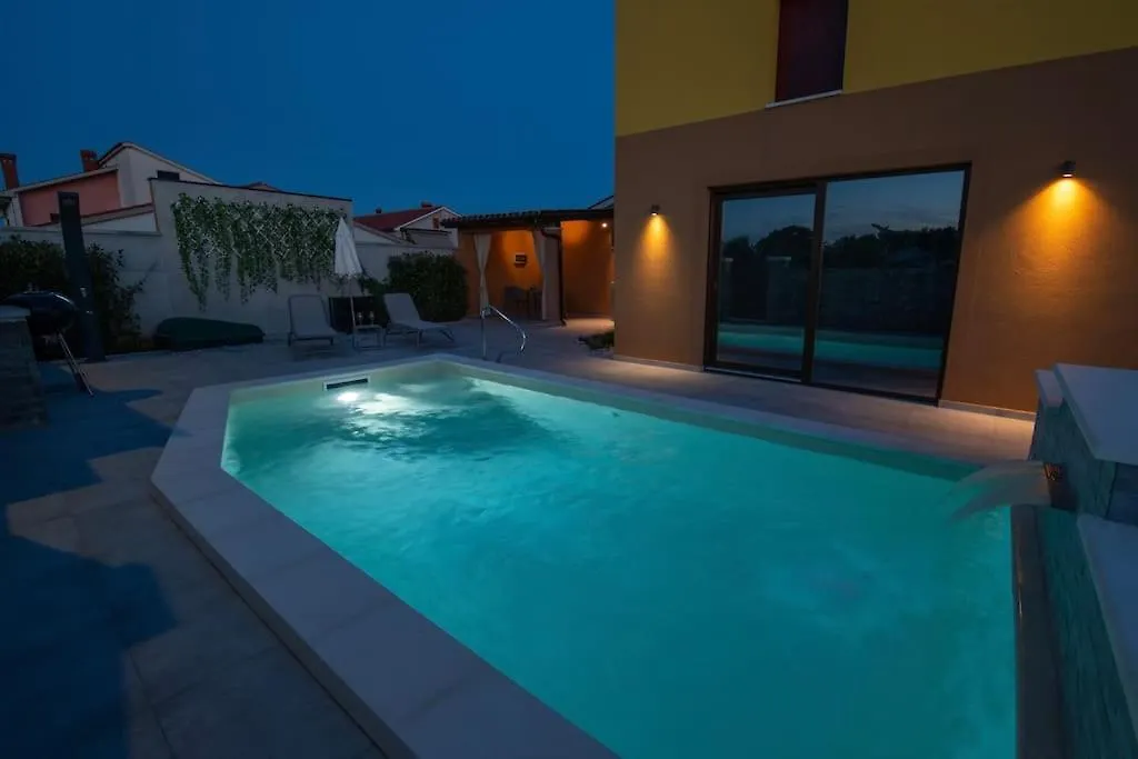 Apartment Vilo With Heated Pool In Istria Marčana Kroatien