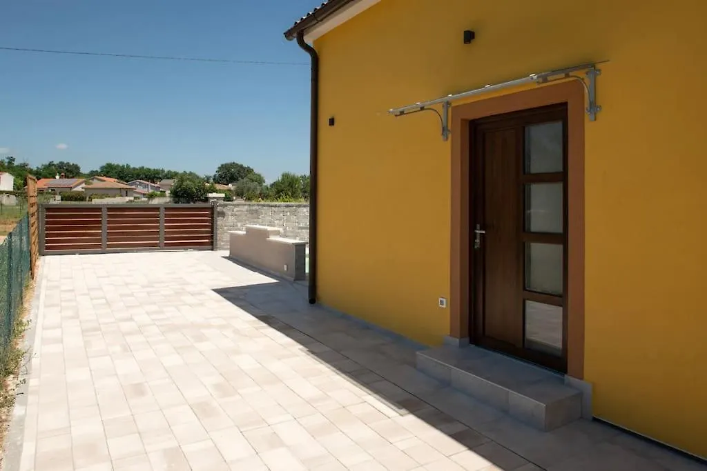 Apartment Vilo With Heated Pool In Istria Marčana